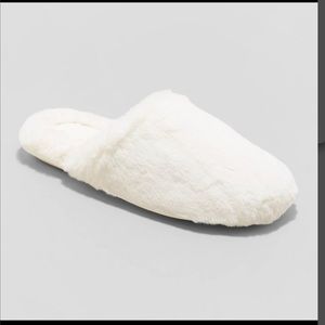 Women's Emily Puff Scuff Slippers - Stars
Above™ Cream size 11/ 12